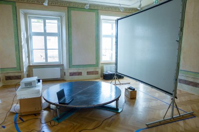 Prototypy dwóch eksponatów: Powstanie świata oraz Wielkie pytania