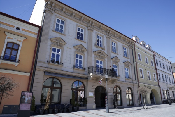 Szkoła czy dom kultury... czym jest centrum nauki i techniki?