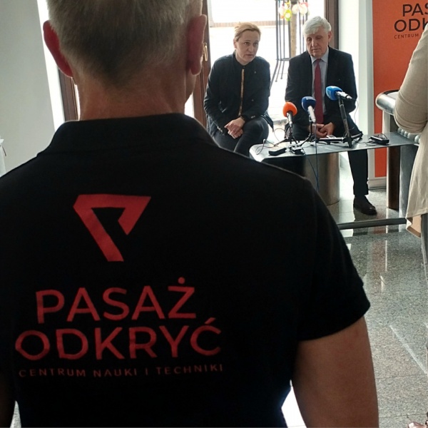 Konferencja prasowa w Pasażu Odkryć